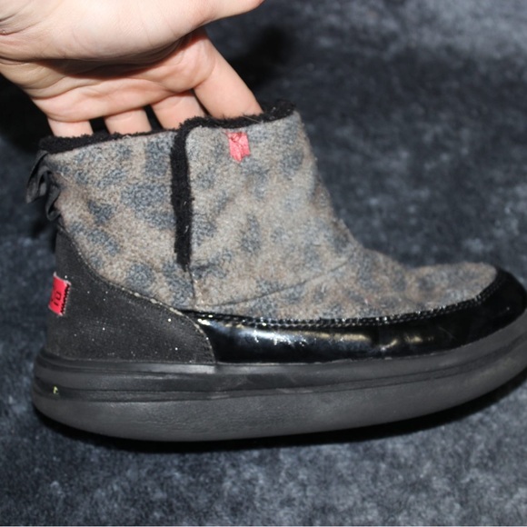 Animal Print Hey dude Boots size Kids size 4 - Picture 2 of 6